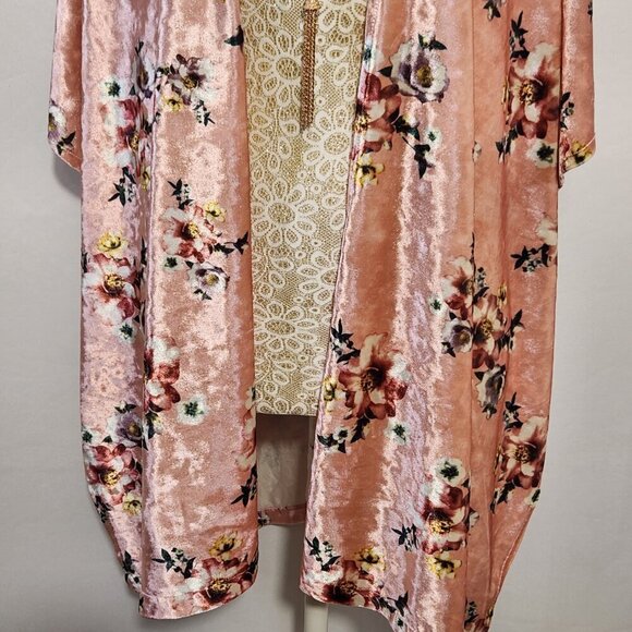 Do Everything in Love Women's One Size Velour Floral Kimono Cardigan Cover-Up - Picture 4 of 16